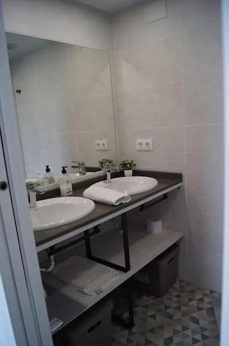 Roch - Stylish Apartment Near Metro Sevilla