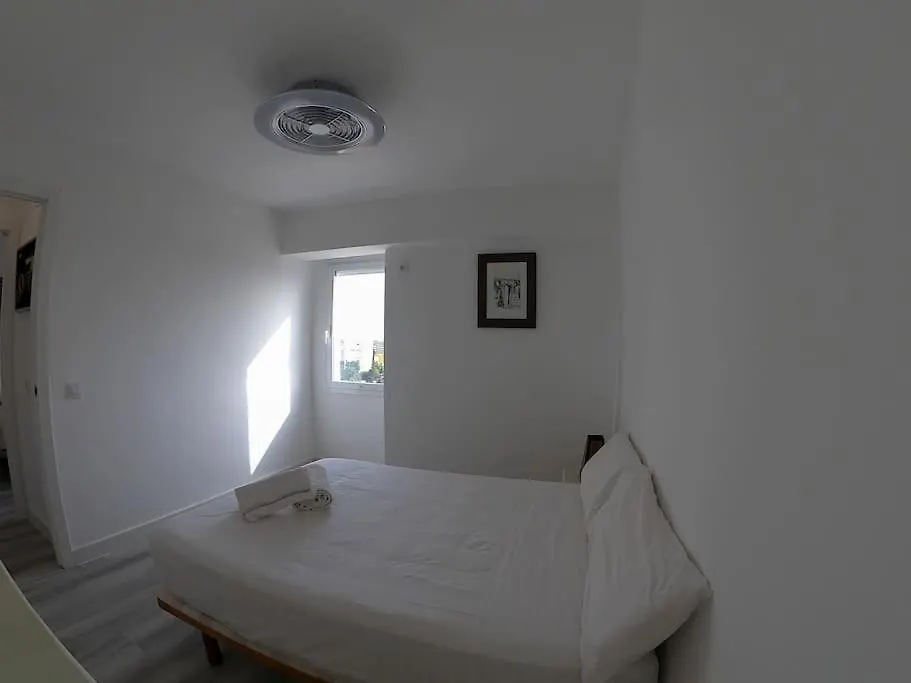 Roch - Stylish Apartment Near Metro Sevilla España