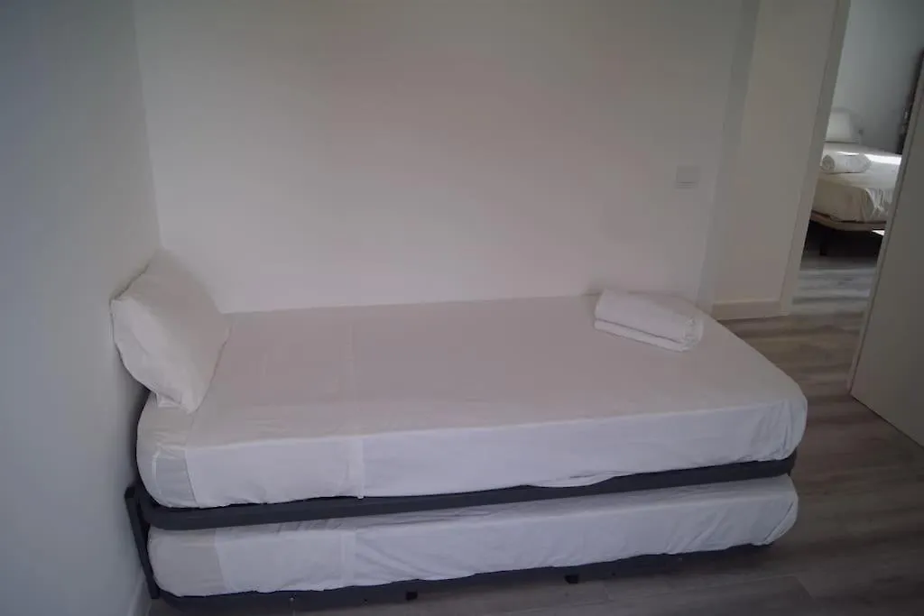 Roch - Stylish Apartment Near Metro Sevilla