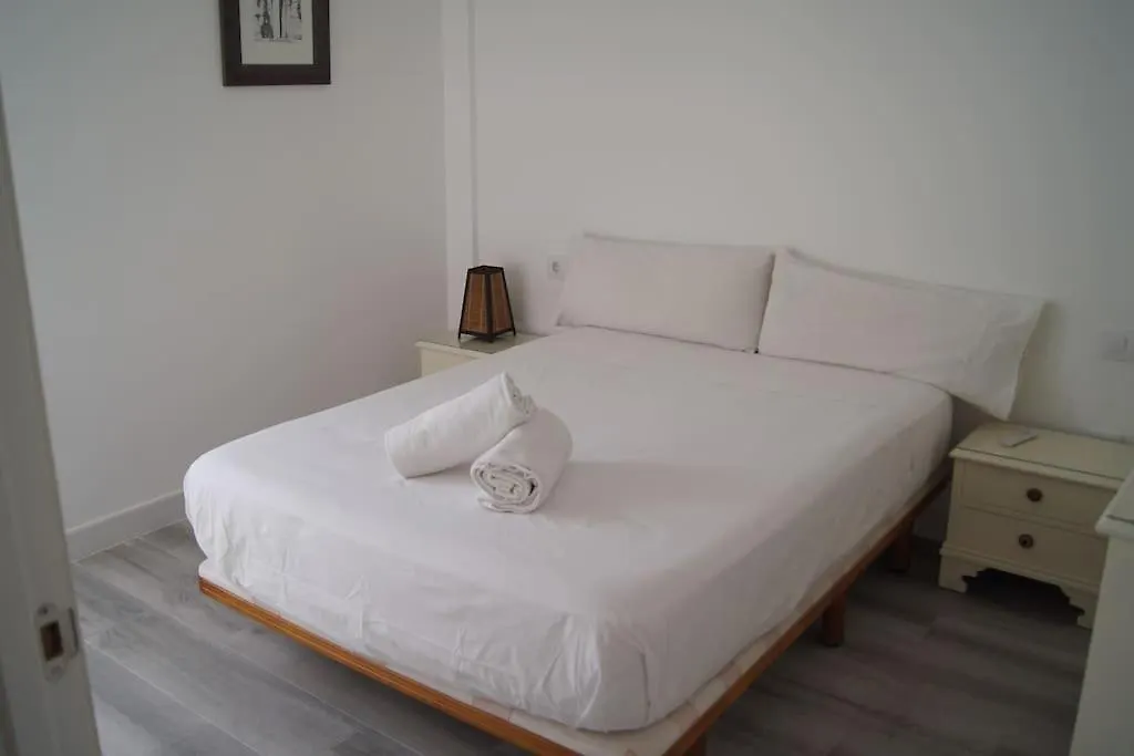 Roch - Stylish Apartment Near Metro Sevilla España