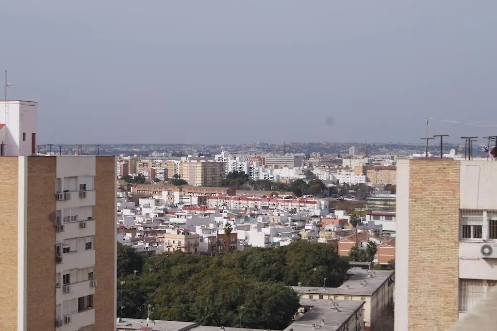 Roch - Stylish Apartment Near Metro Sevilla