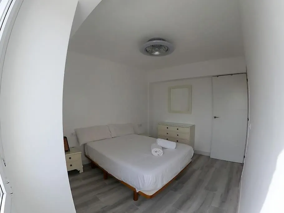 Roch - Stylish Apartment Near Metro Sevilla